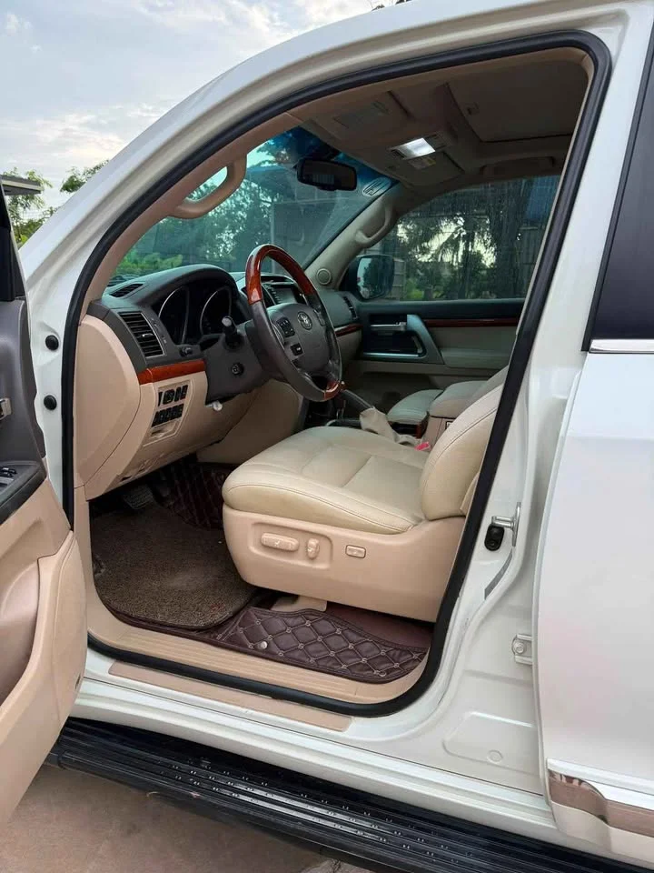 2015 Toyota Land Cruiser J200 2