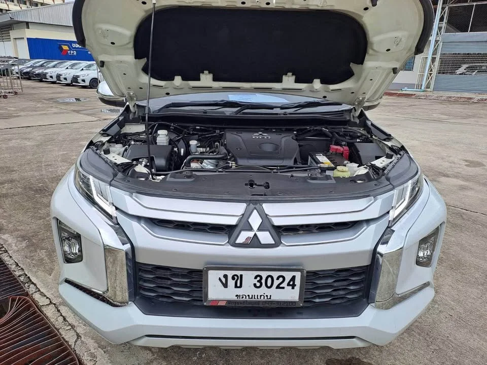 2022 Mitsubishi Triton V 2