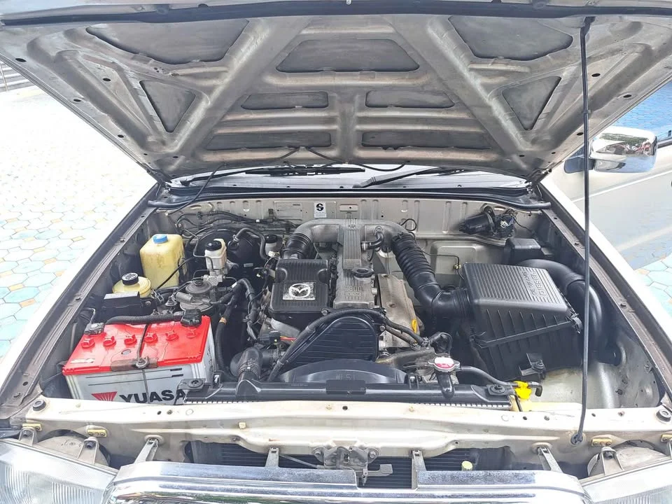 2001 Mazda 2500 Fighter V 3