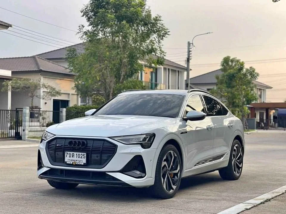 2020 Audi Q8 e-tron 3