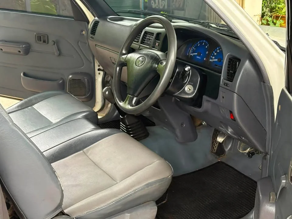 2003 Toyota Hilux Tiger VI 2