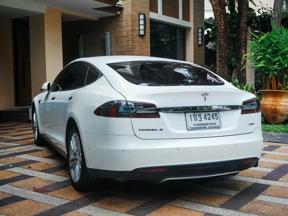 2015 Tesla Model S 2
