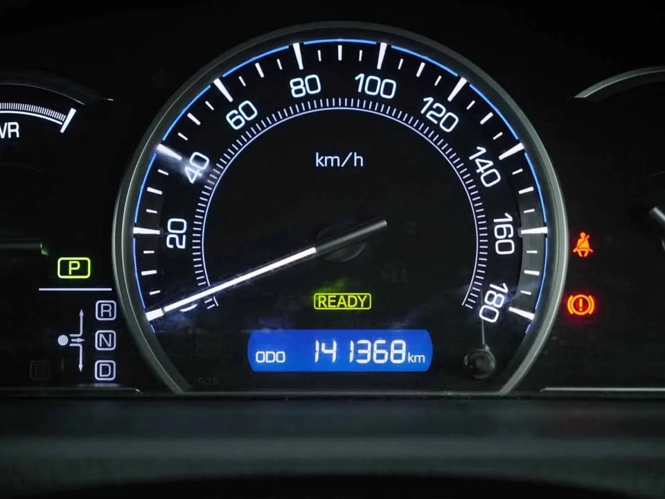 2015 Toyota Voxy III 2