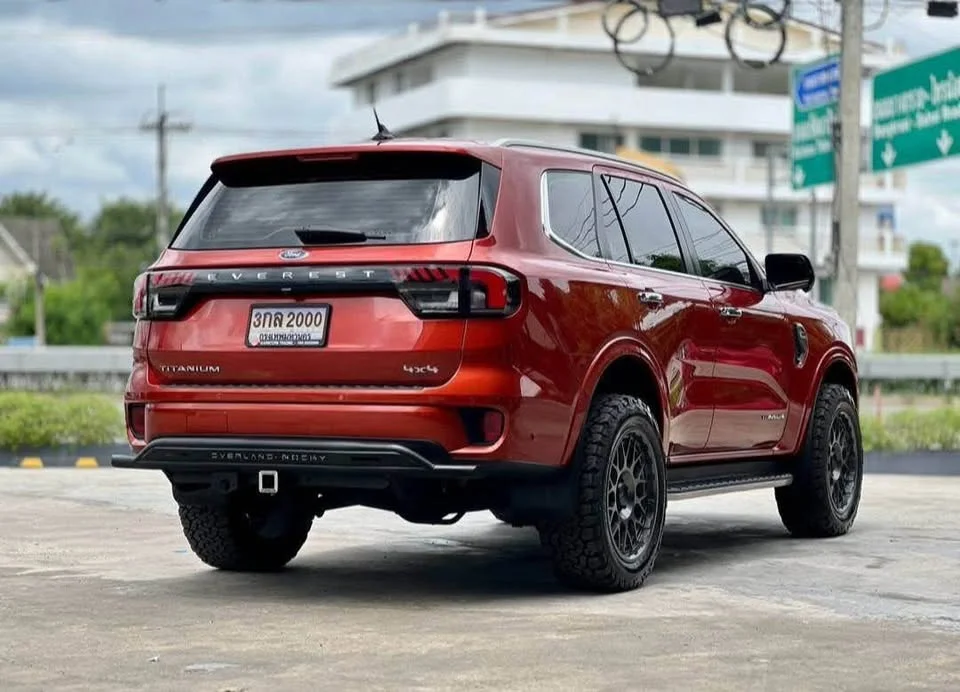 2023 Ford Everest III 3