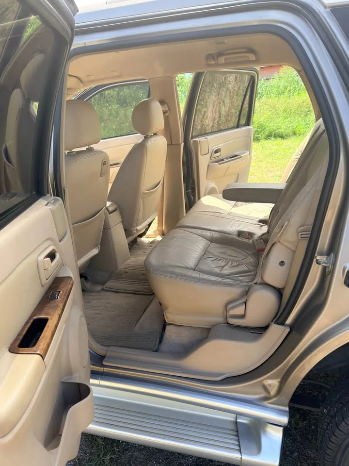 2007 Isuzu MU-7 2