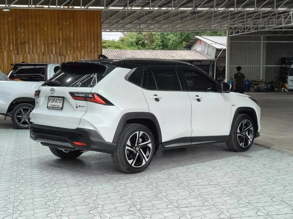 2025 Toyota Yaris Cross AC200 2
