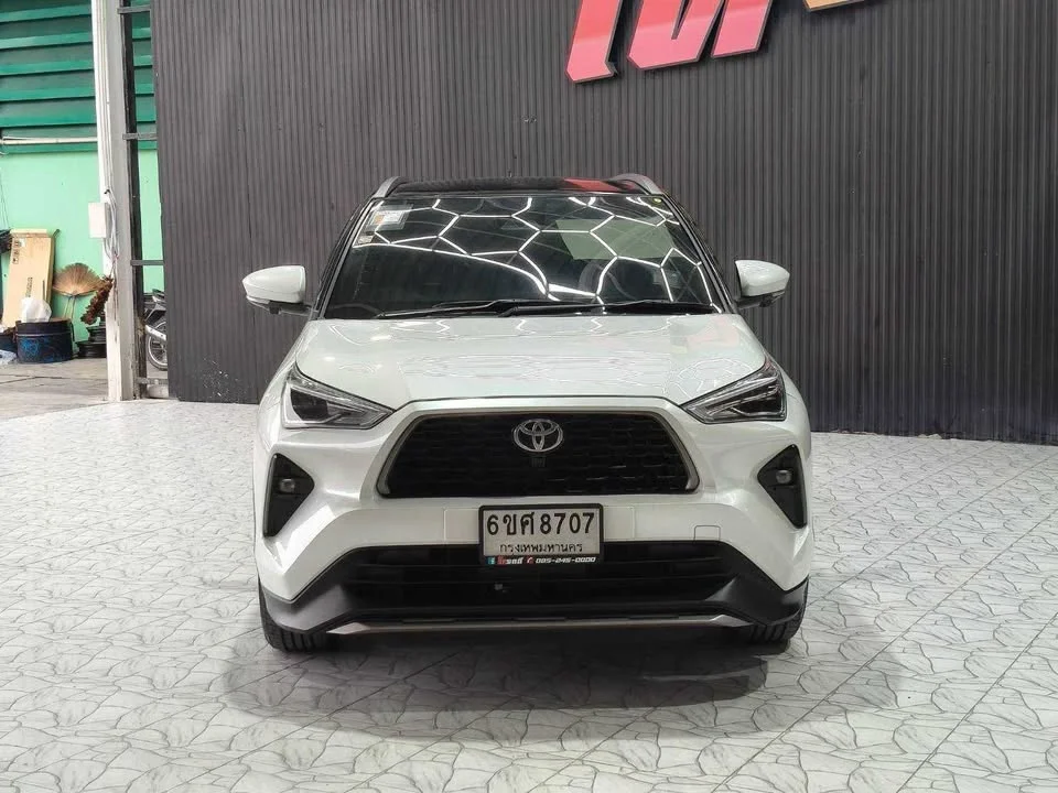 2025 Toyota Yaris Cross AC200 3