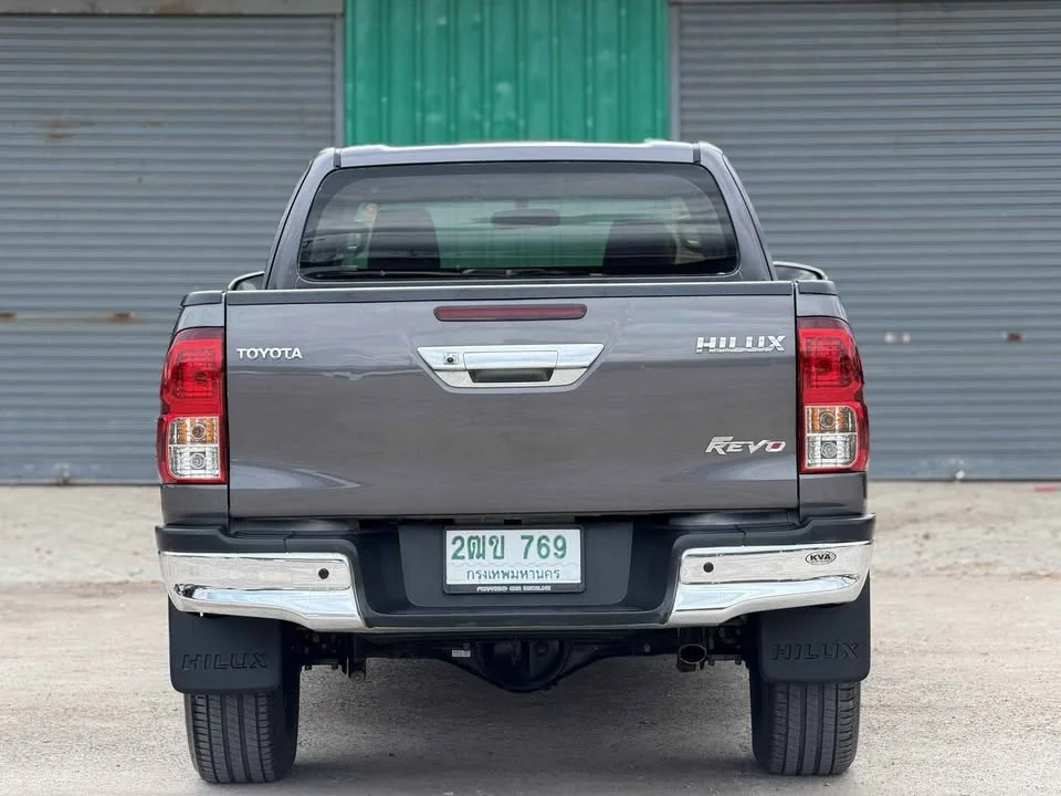 2016 Toyota Hilux VIII 2