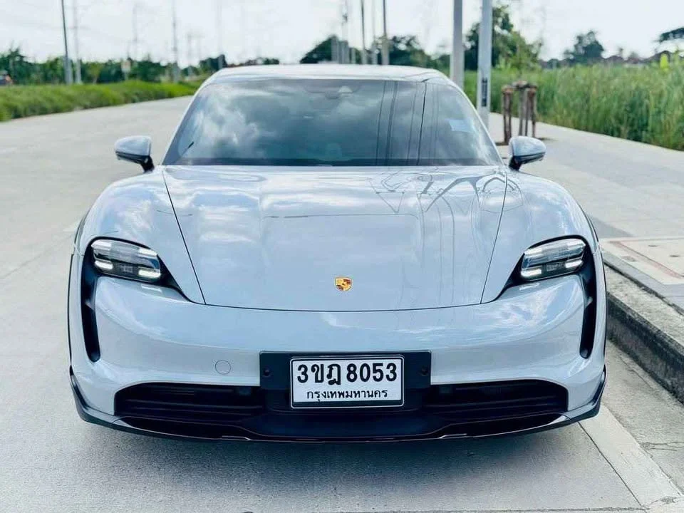 2022 Porsche Taycan 9J1 2