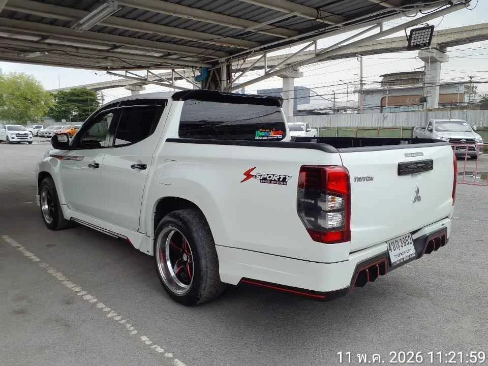 2022 Mitsubishi Triton V 3