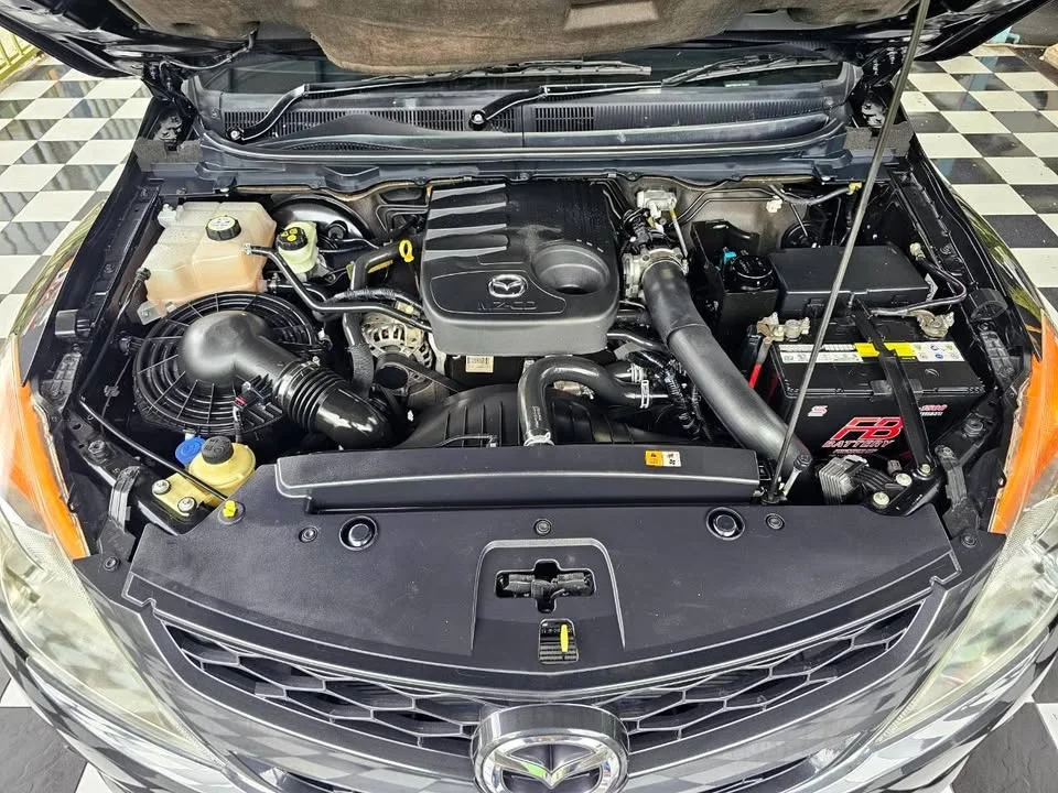 2013 Mazda BT-Series II 3