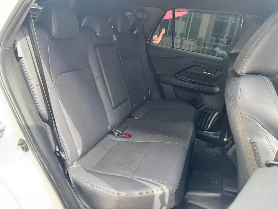 2025 Toyota Yaris Cross AC200 3