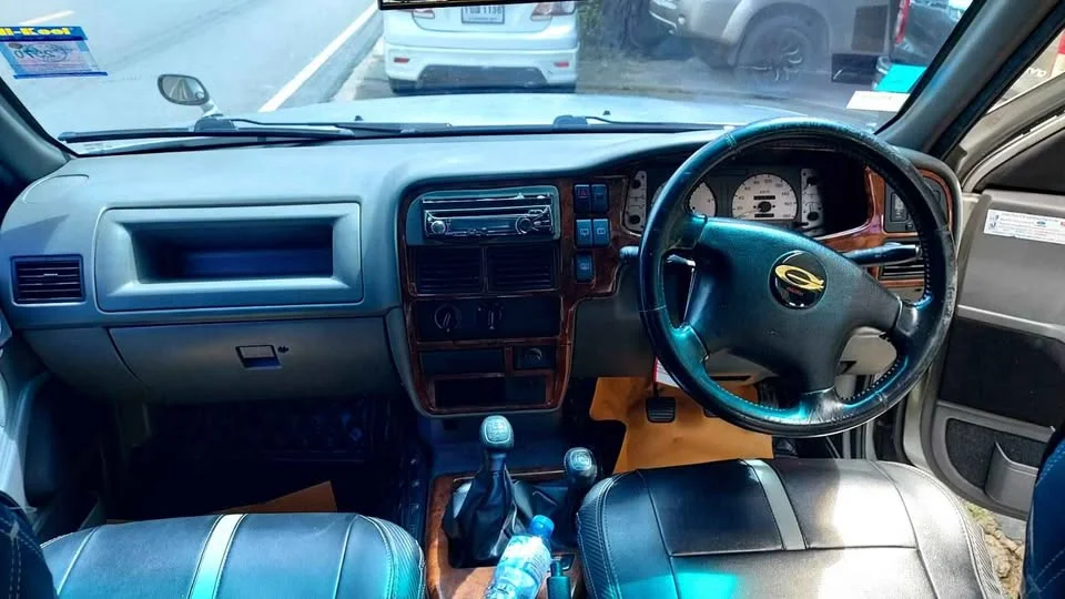 2002 Isuzu TR Grand Adventure I 2