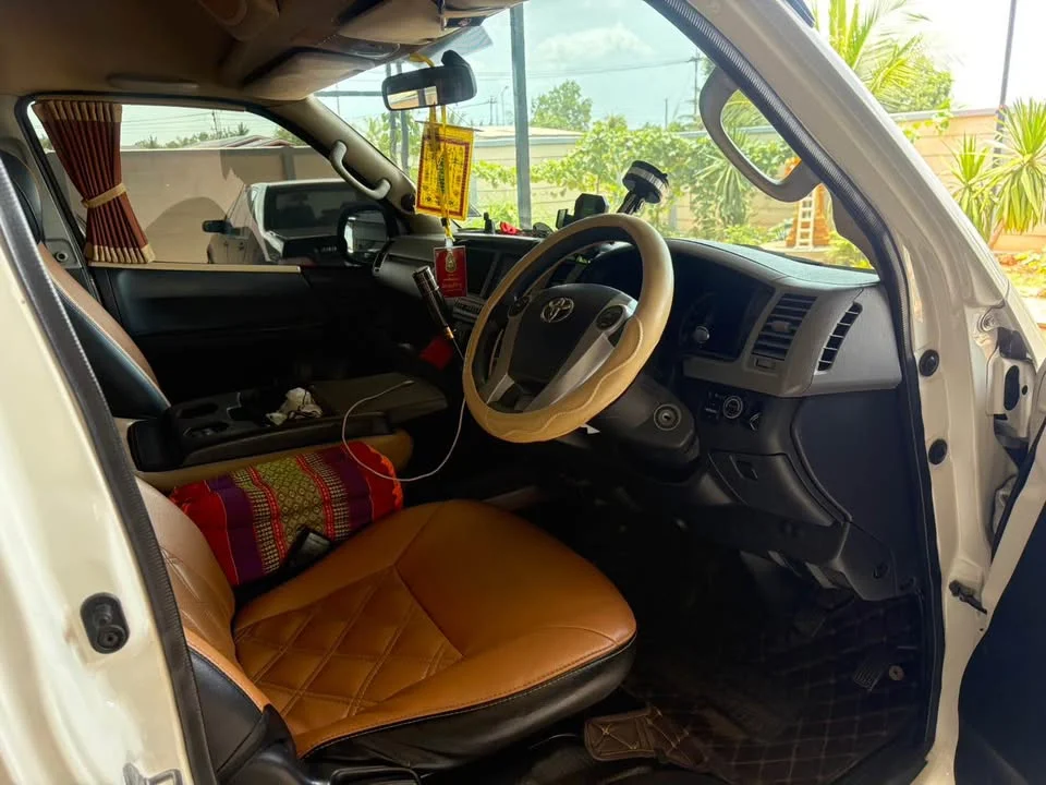 2012 Toyota Commuter V (H200) 2