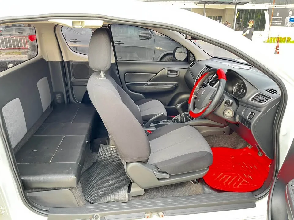 2022 Mitsubishi Triton V 3