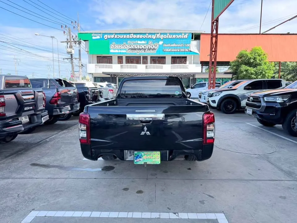 2022 Mitsubishi Triton V 3