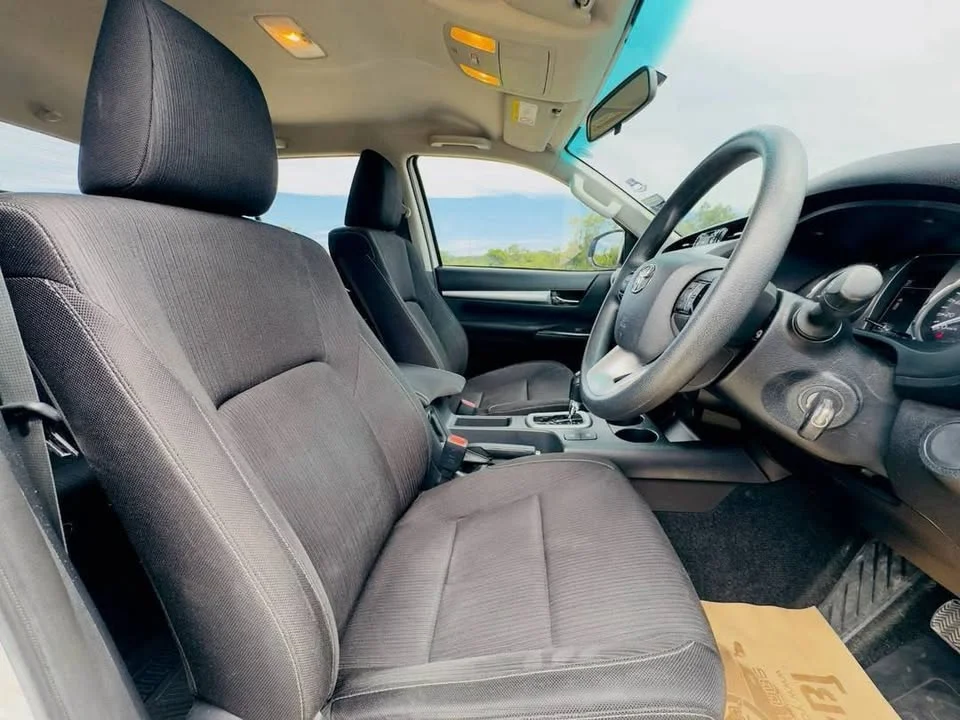 2020 Toyota Hilux VIII 2