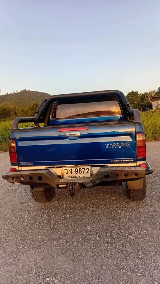 2002 Toyota Hilux Tiger VI 3