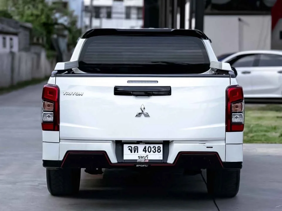 2022 Mitsubishi Triton V 3