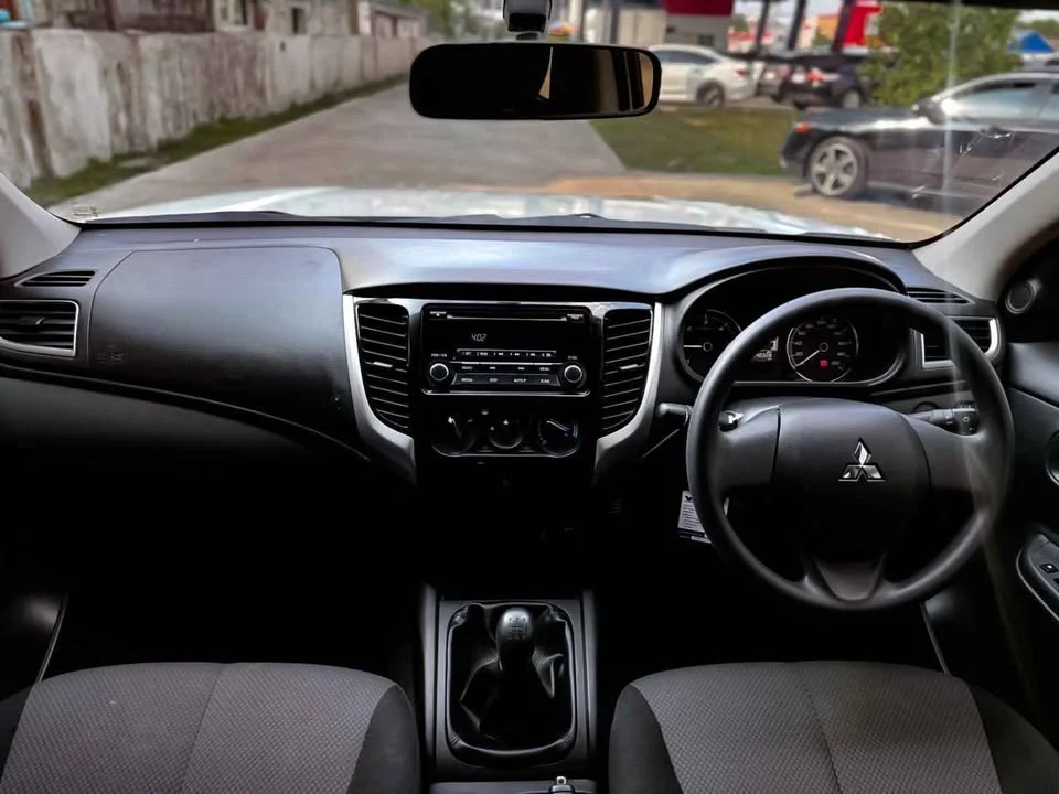 2022 Mitsubishi Triton V 2