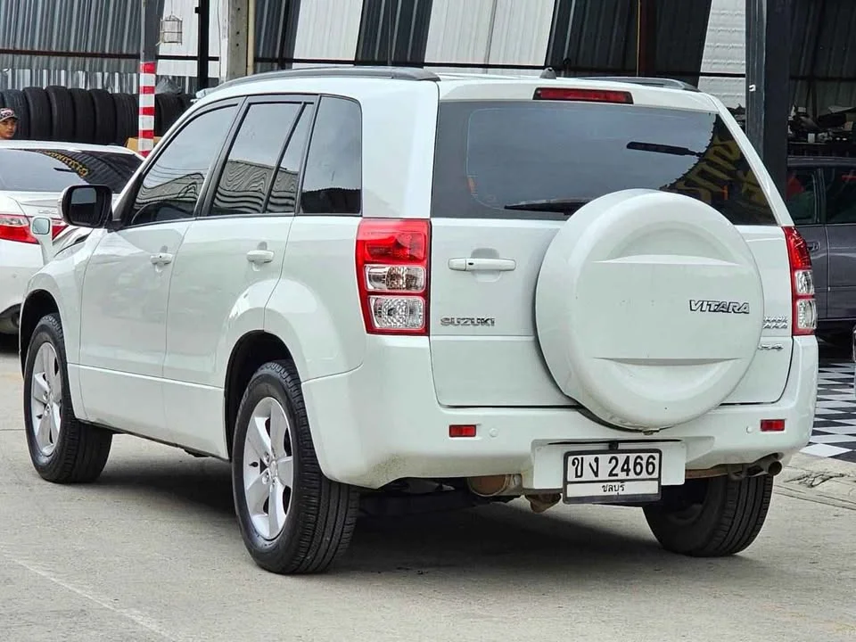 2011 Suzuki Grand Vitara III 2