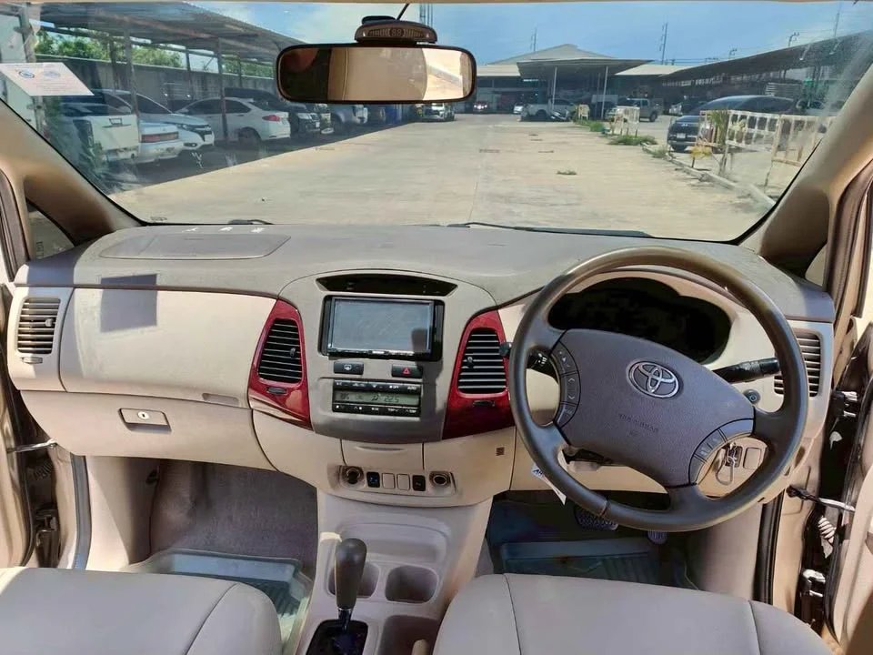 2005 Toyota Innova I 2