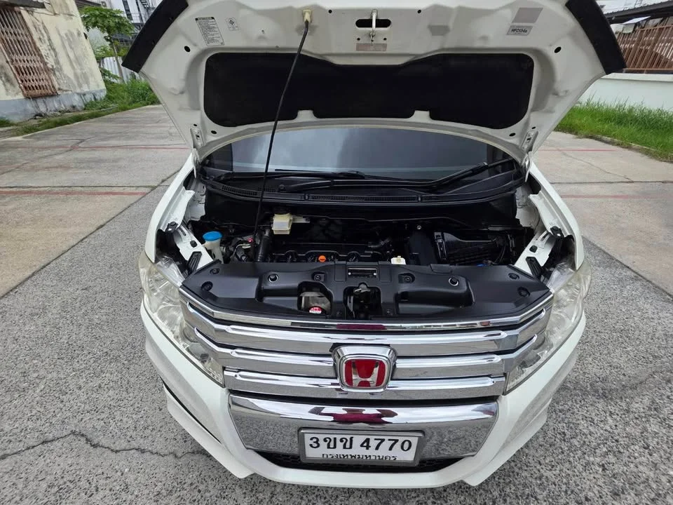 2013 Honda Stepwgn IV 3