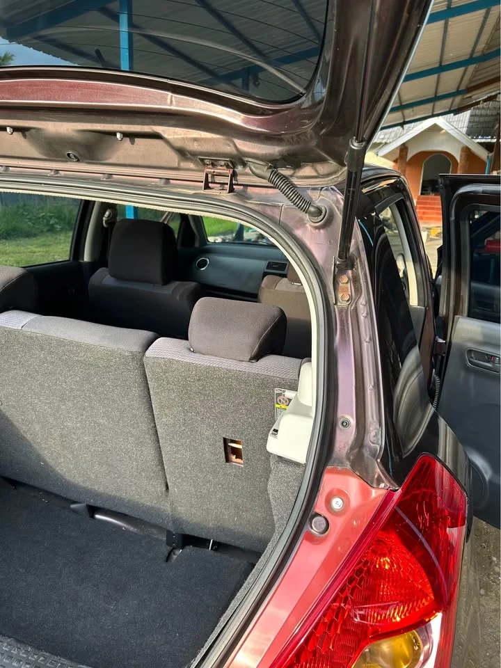 2010 Suzuki Swift I 3