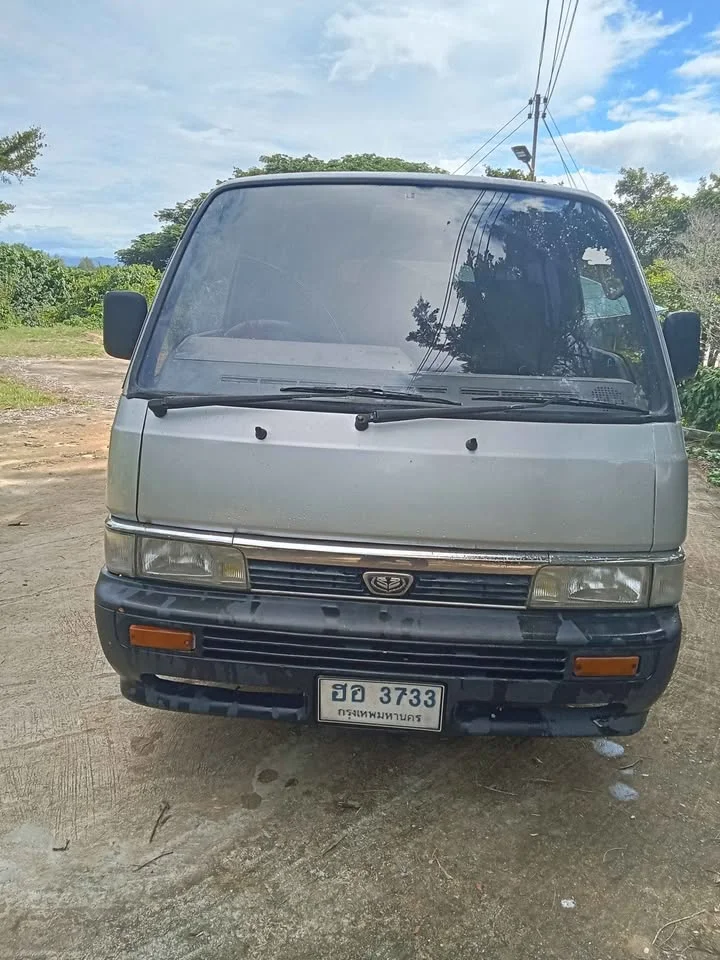 1995 Nissan Urvan IV (E24) 2