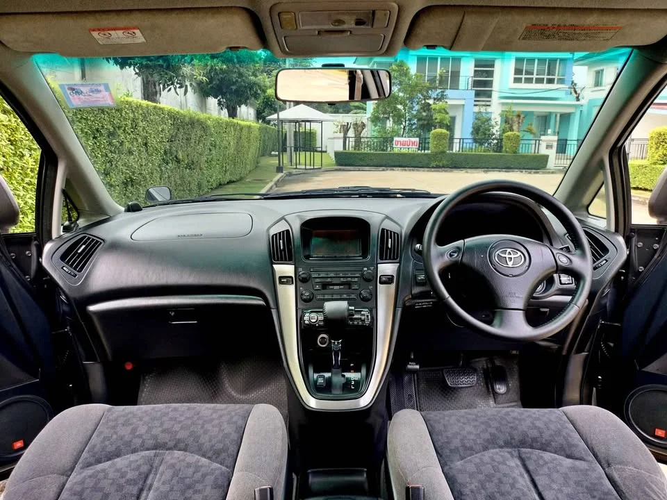 2002 Toyota Harrier I 2