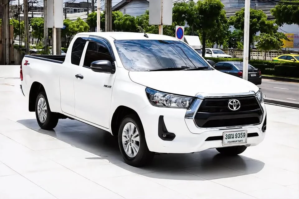 2022 Toyota Hilux VIII 2