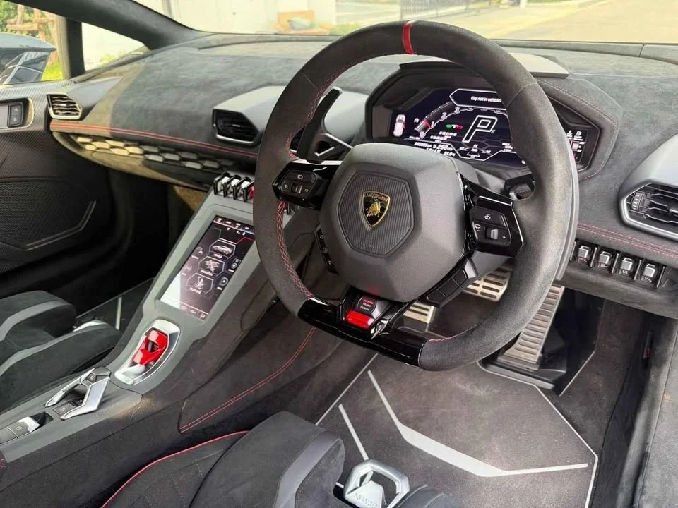 2022 Lamborghini Huracan 2