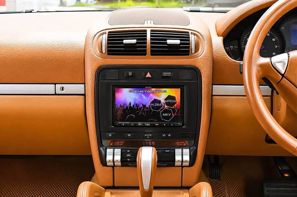 2004 Porsche Cayenne I  3