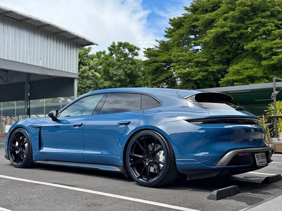 2022 Porsche Taycan 9J1 2