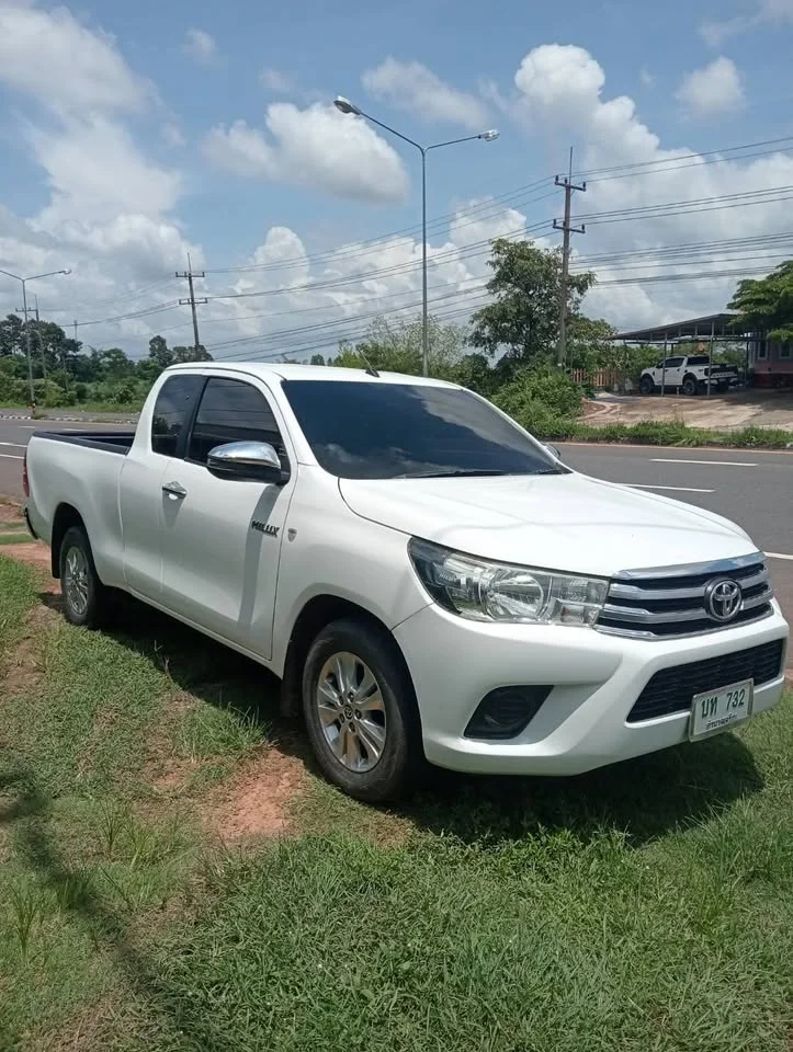 2016 Toyota Hilux VIII 2
