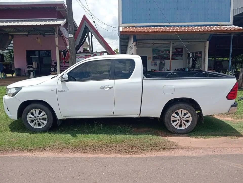 2016 Toyota Hilux VIII 3
