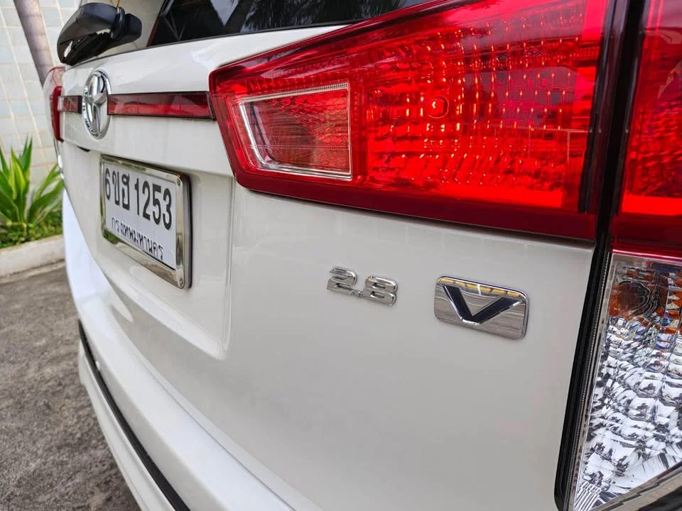 2017 Toyota Innova II 3