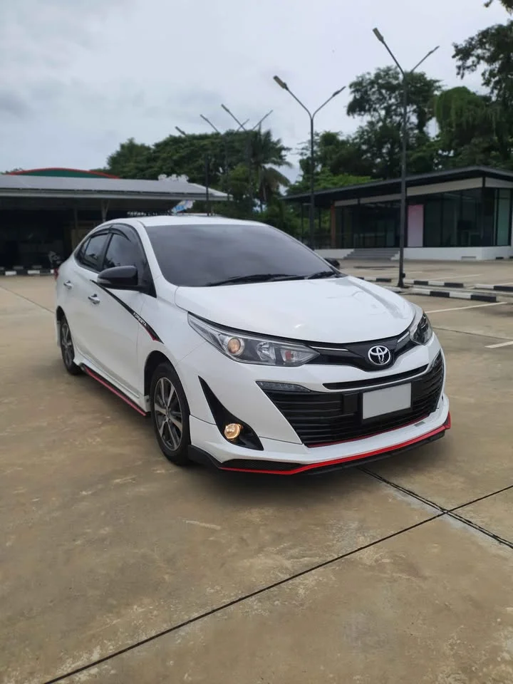 2020 Toyota Yaris ATIV III 2