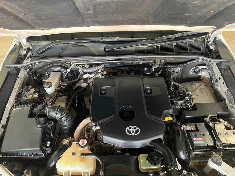 2021 Toyota Hilux VIII 2