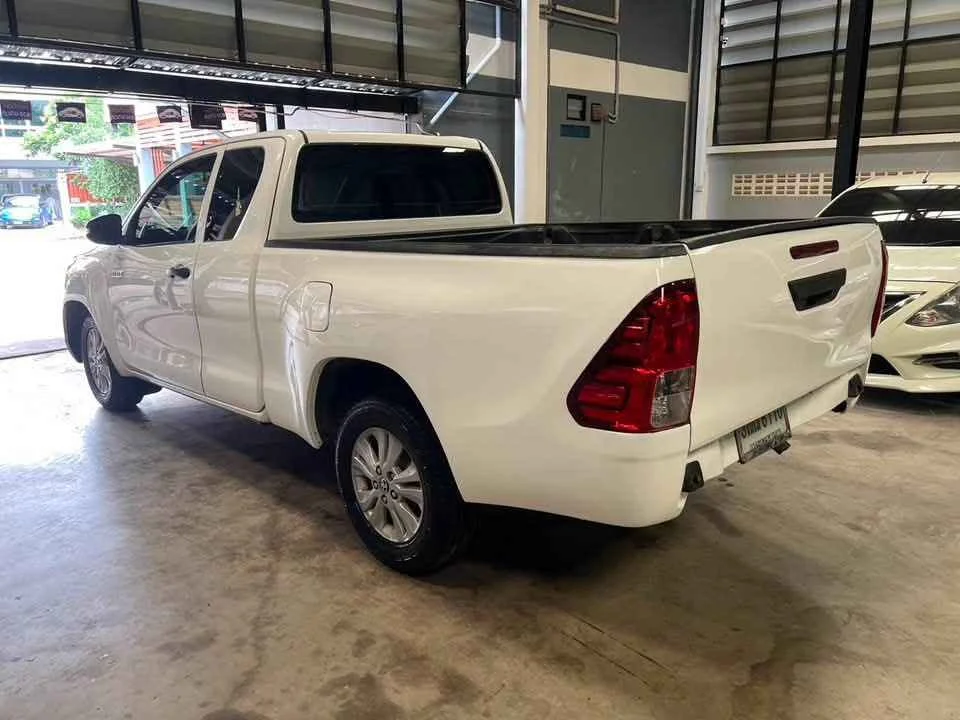 2021 Toyota Hilux VIII 3