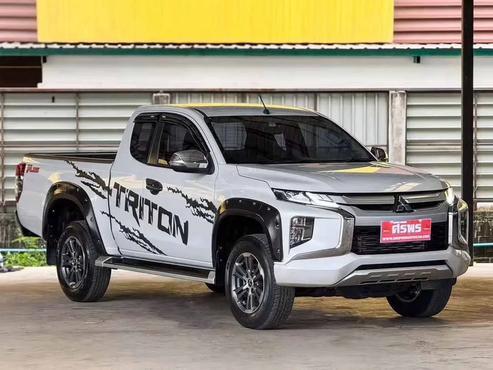 2021 Mitsubishi Triton V 3