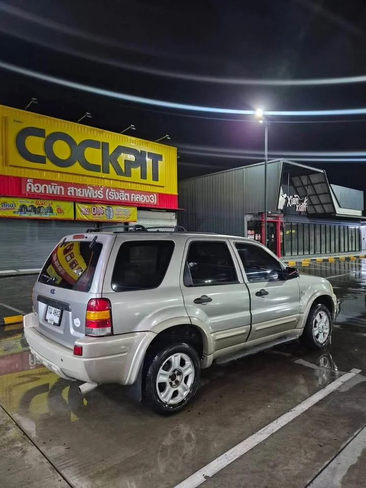 2005 Ford Escape I 3