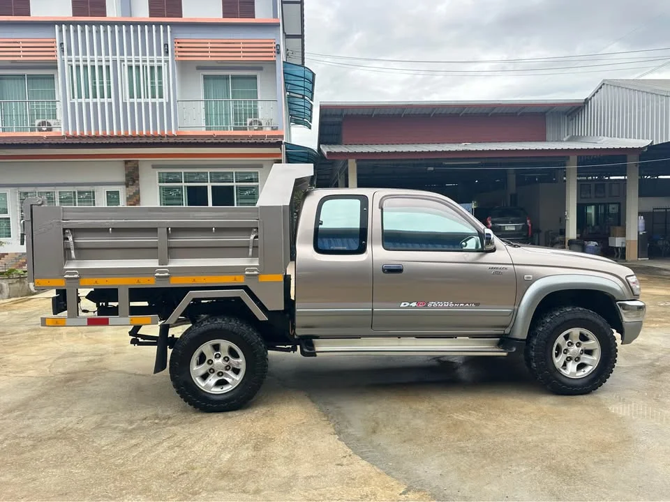 2004 Toyota Hilux Tiger VI 3
