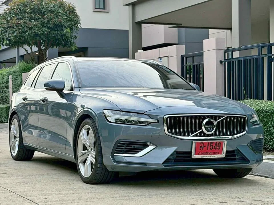 2022 Volvo V60 II 2