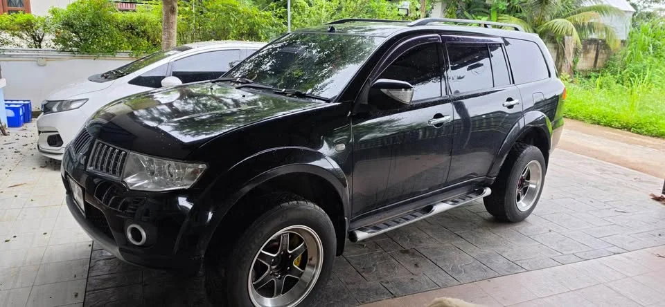 2011 Mitsubishi Pajero Sport II 3