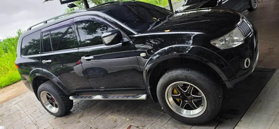 2011 Mitsubishi Pajero Sport II 2