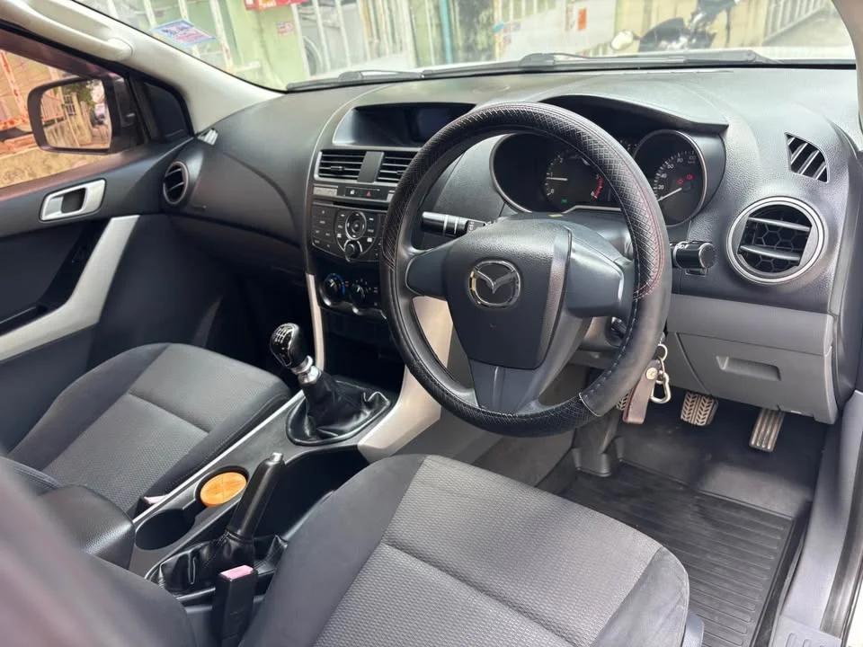 2012 Mazda BT-Series II 3