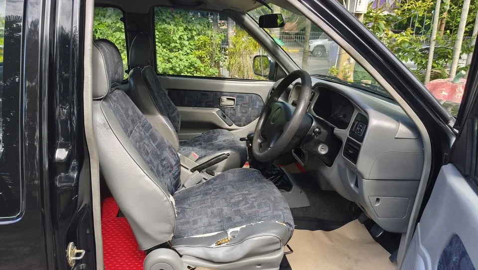2001 Isuzu Faster Dragon Eyes III 2