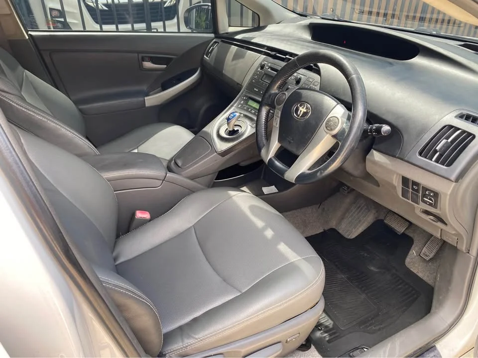 2011 Toyota Prius III 3