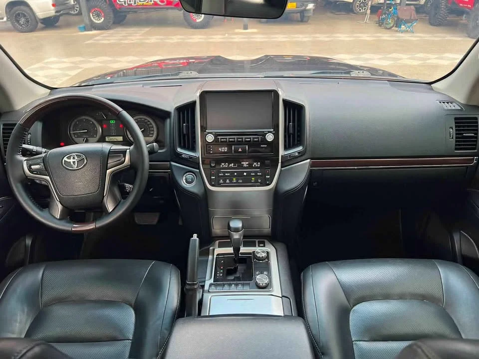 2017 Toyota Land Cruiser J200 3